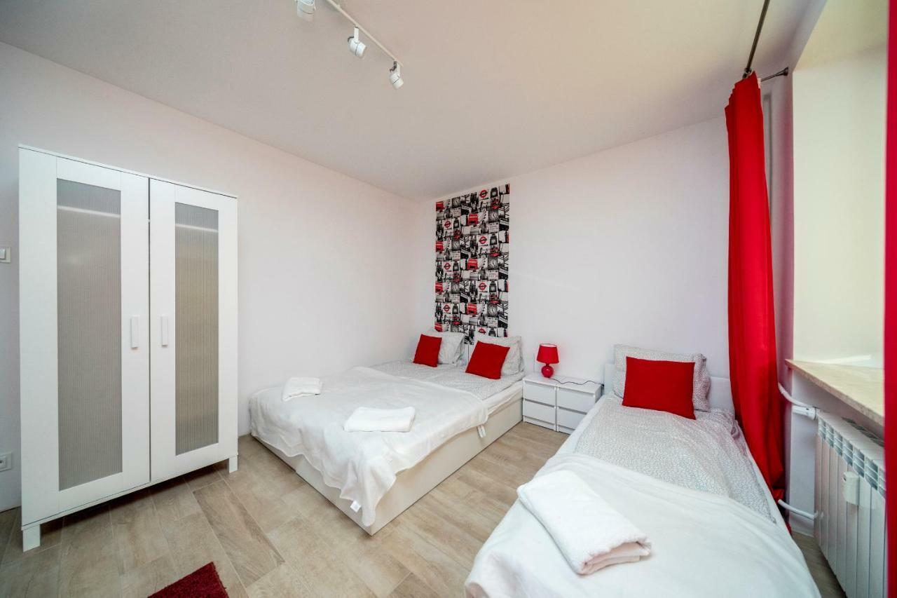 6 Cities Rooms Warsaw Exterior photo